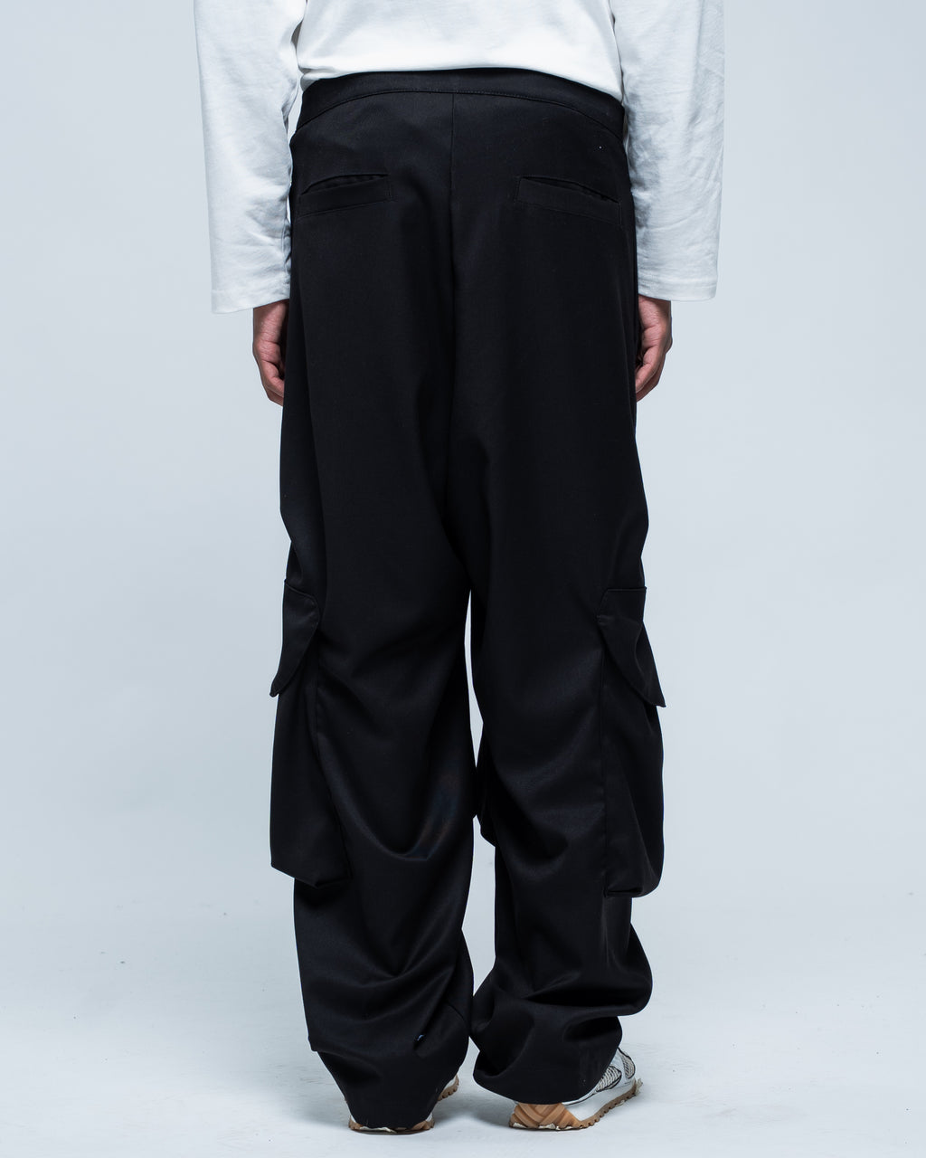 Cargo large en coton noir utilitaire