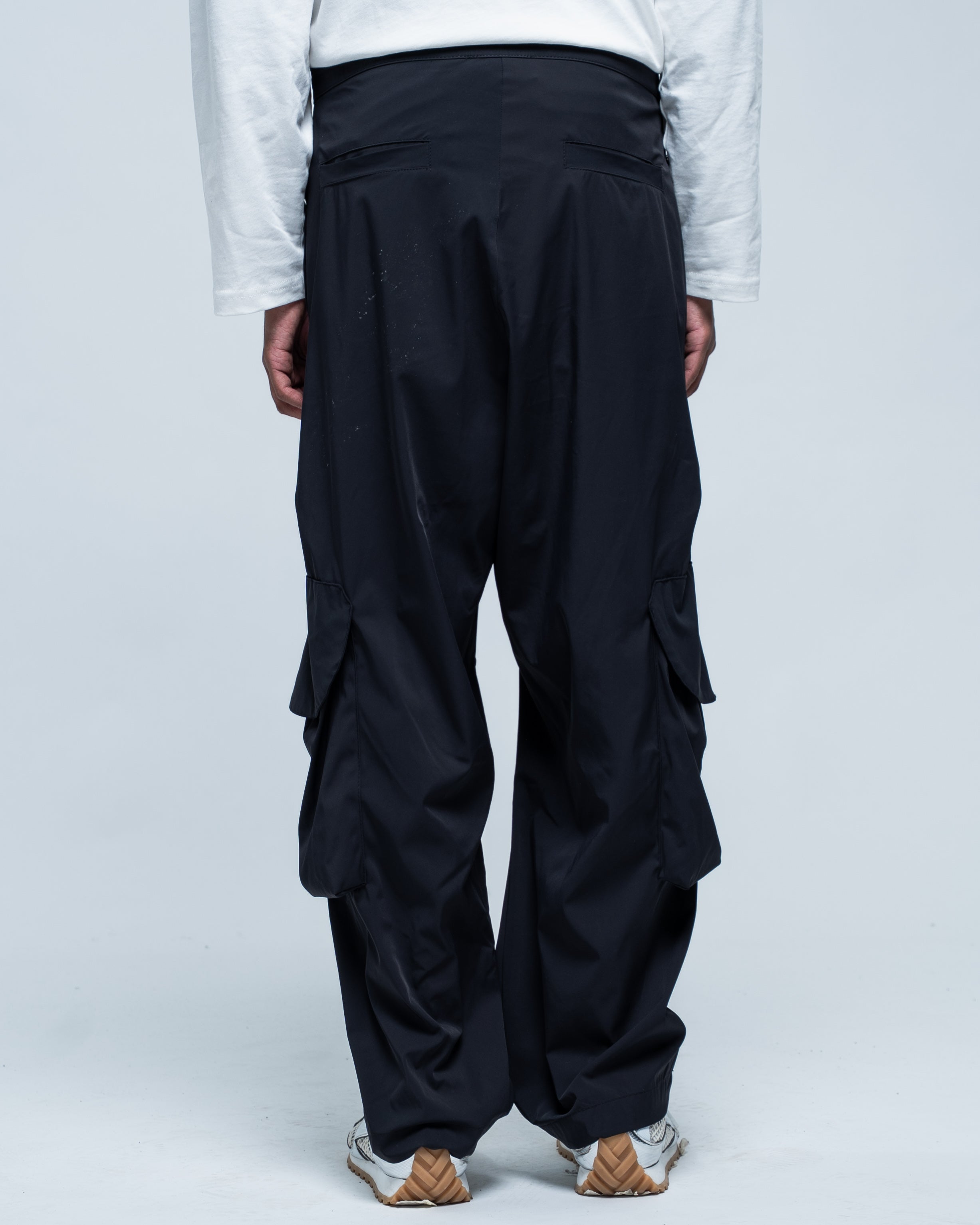 Utility Wide Cargo Nylon Black