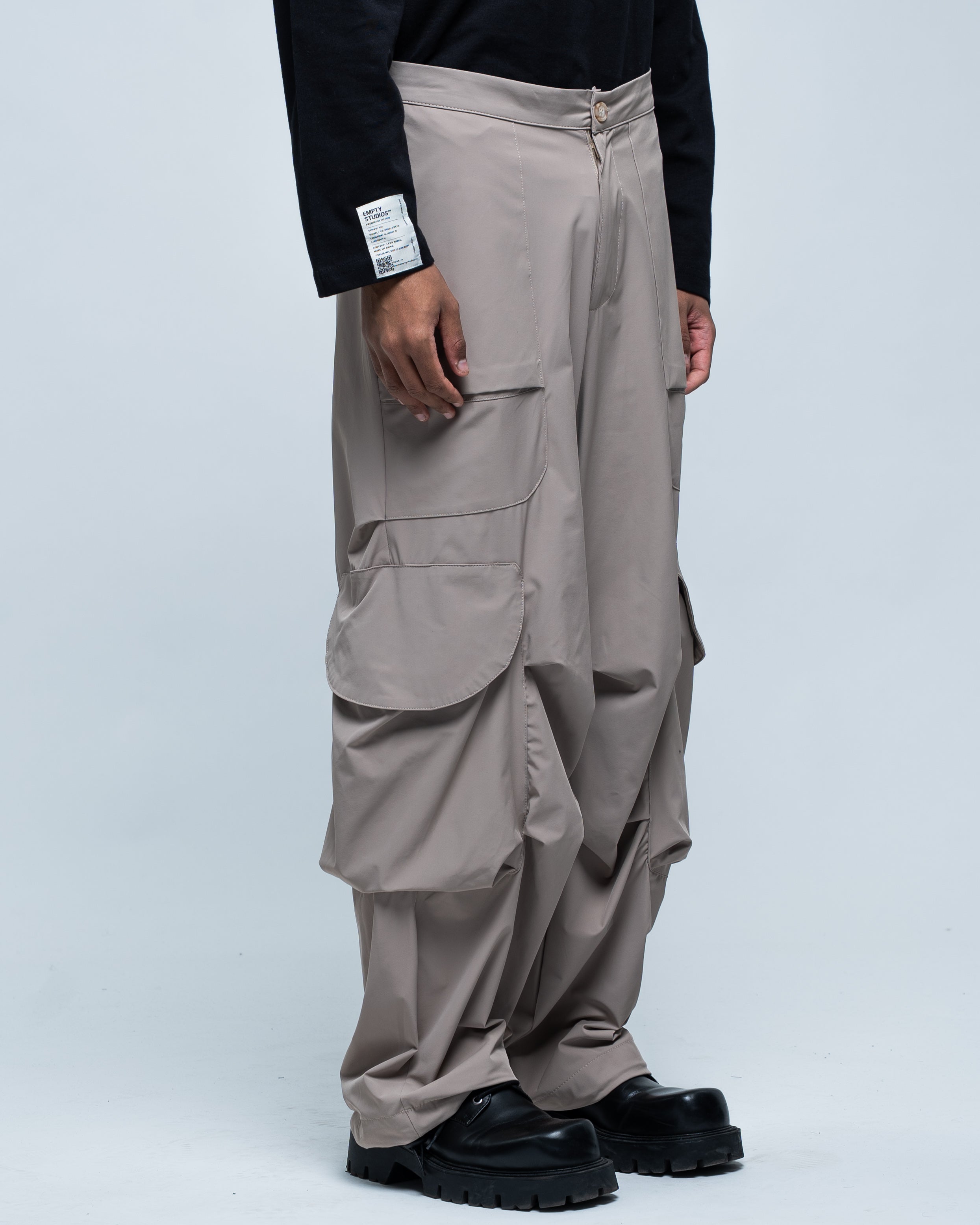 Wide Cargo Nylon Beige