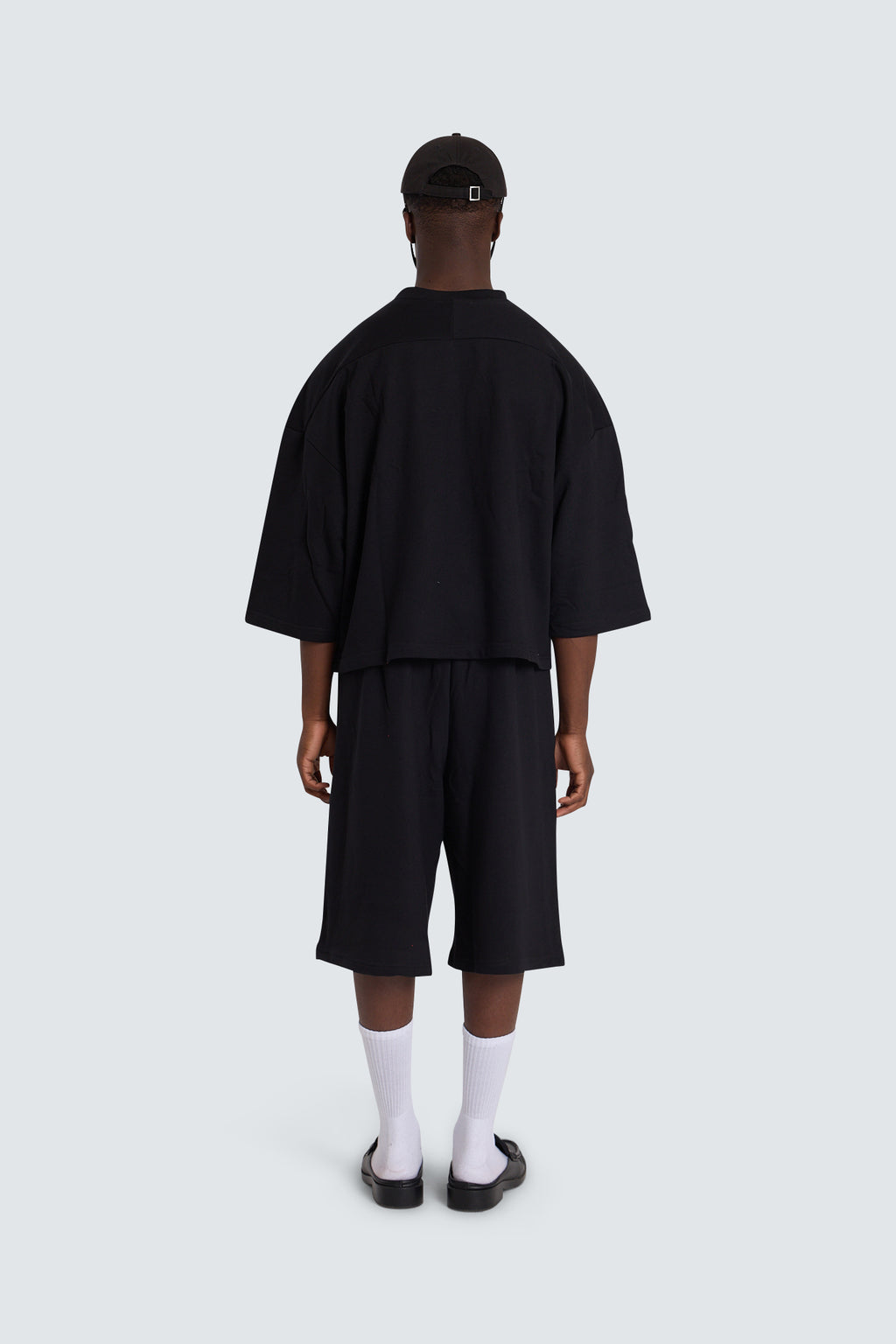 Essential Low Track Black