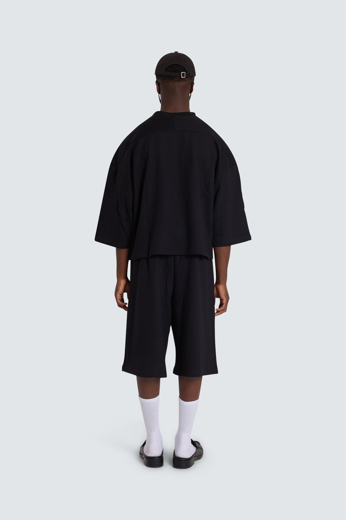 Essential Low Track Black
