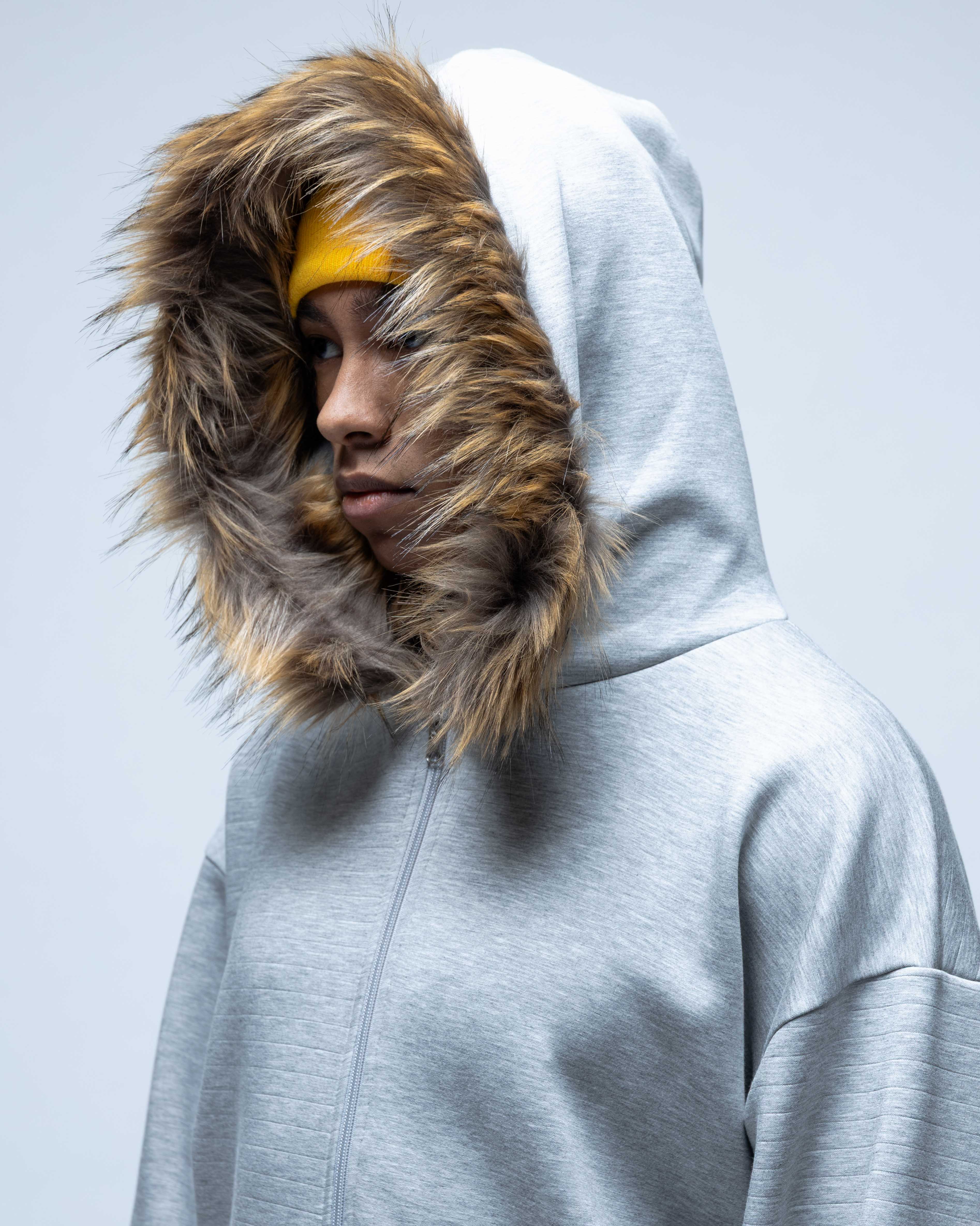 Survêtement en fourrure grise