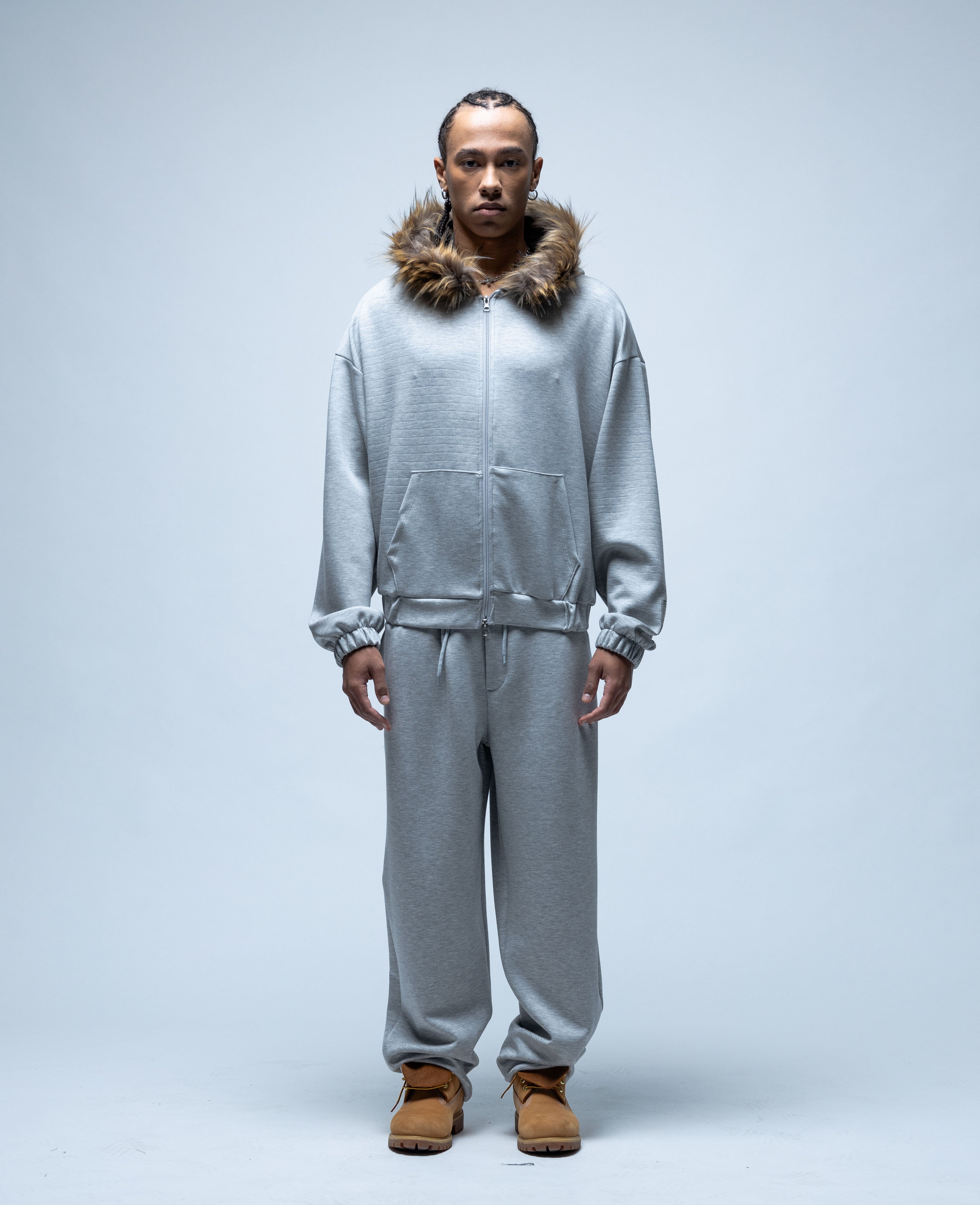 Survêtement en fourrure grise