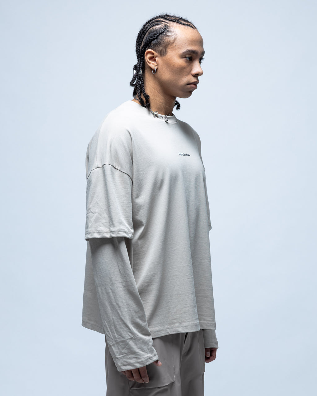 T-shirt beige à manches longues du département créatif